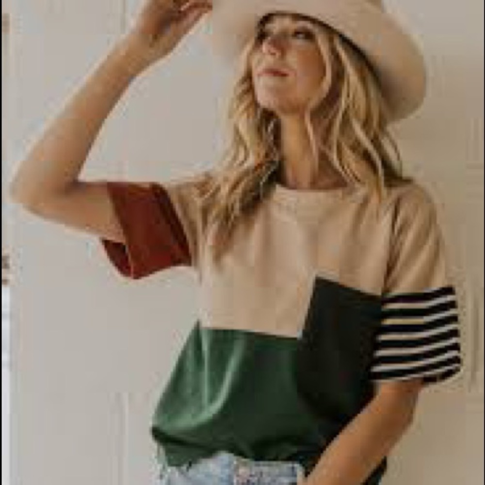 Color block big pocket kinda crop top